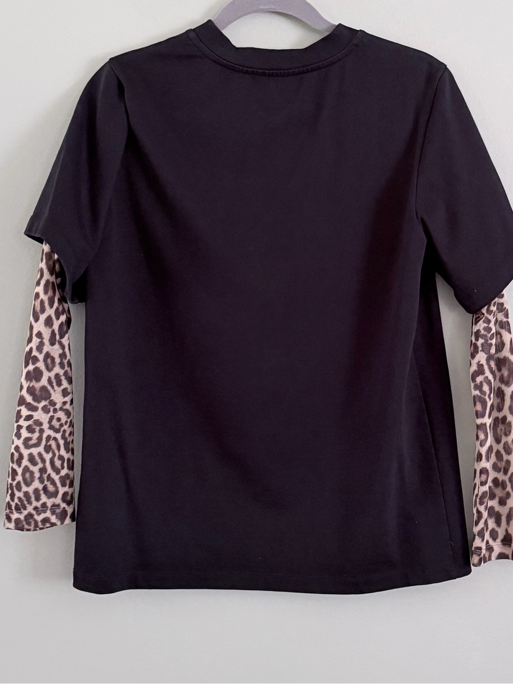 GOEN.J Black Layered Tee Sheer Leopard Mesh Sleeves Size Medium Korea - Picture 5 of 8